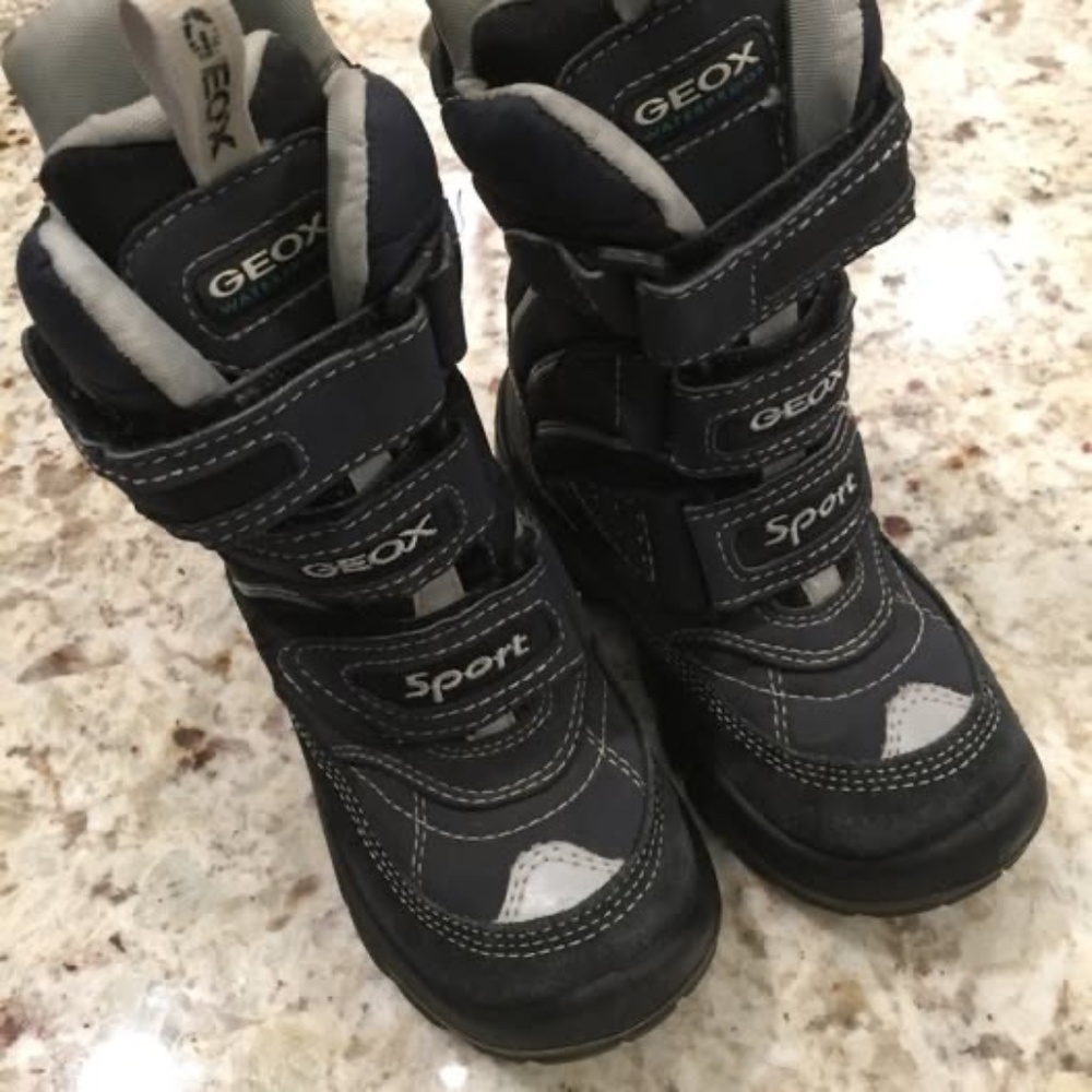 Geox Sport Waterproof Snow Boots, youth size 9